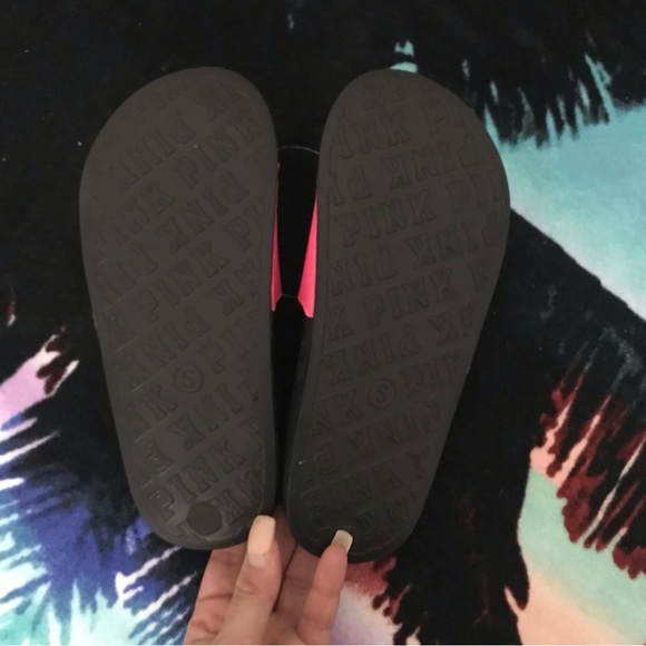 Victoria's Secret Pink Cross Slides. Size 5-6 Small. NWT - Picture 12 of 13